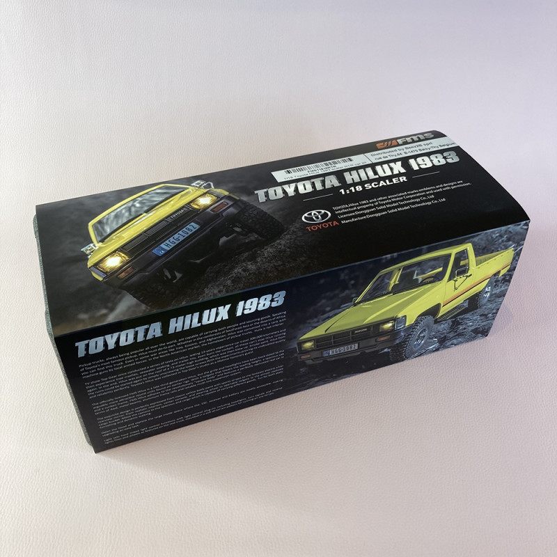 Crawler / Scaler Toyota Hilux 1983 RTR - FMS FMS11816RTR - 1/18